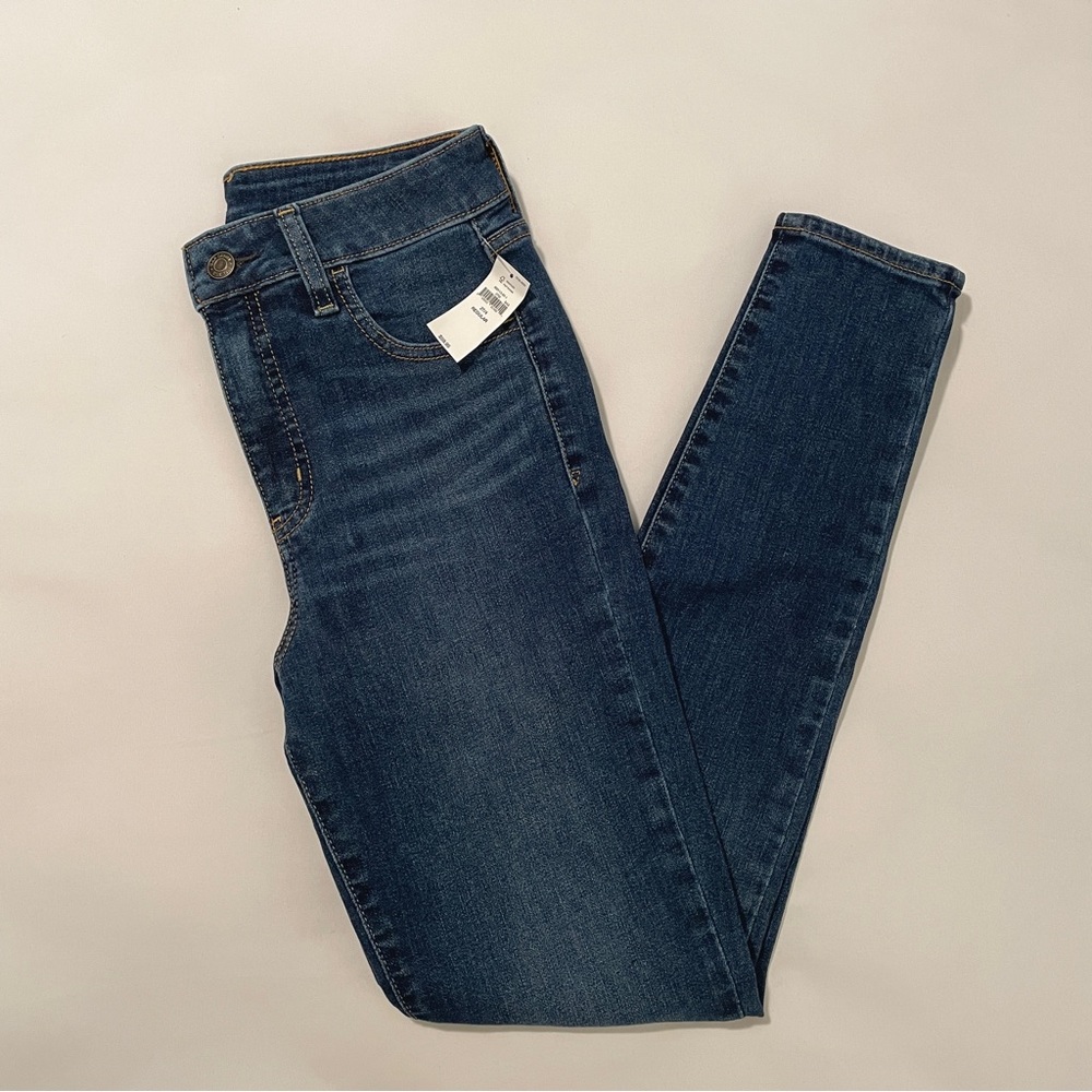 🆕  Gap High Rise Jegging